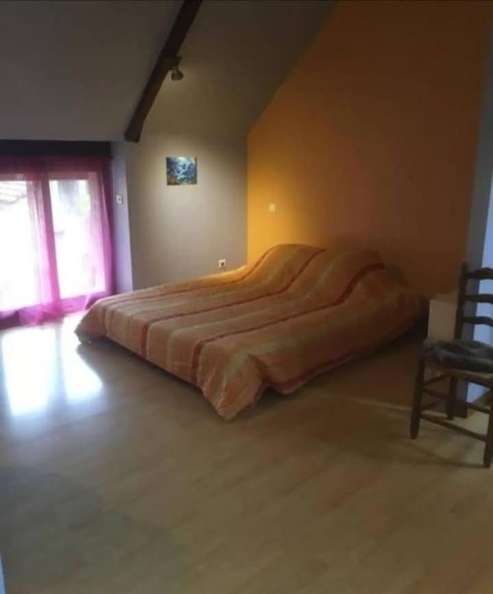 Chambre Chez L'Habitant Rueyres Экстерьер фото
